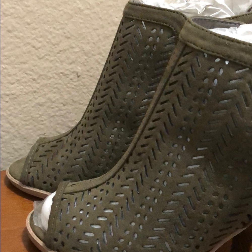 Bootie - Picture 5 of 5